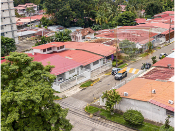 Casa Tipo Chalet en Hato Pintado - Con Patio Frente a TIGO -12 Octubre