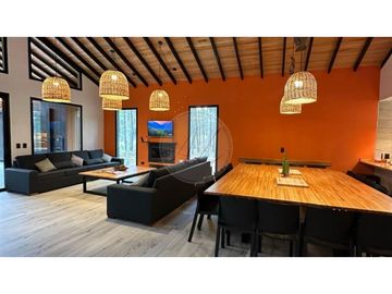 CASA 186 / BARRIO VILLAROBLES