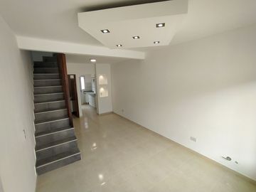 Dúplex en venta de 2 dormitorios c/ cochera en Costa Azul