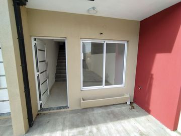 Dúplex en venta de 2 dormitorios c/ cochera en Costa Azul