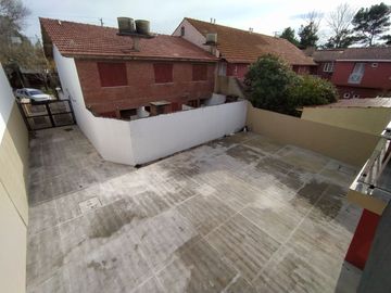 Dúplex en venta de 2 dormitorios c/ cochera en Costa Azul