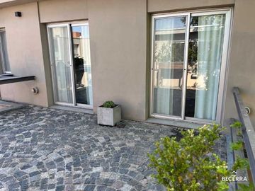 Casa PH en venta en Hurlingham
