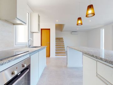 38 E/ 17 Y 18 - TRIPLEX DE 3 DOR