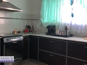 Casa en venta de 2 dormitorios c/ cochera en 9 de Julio