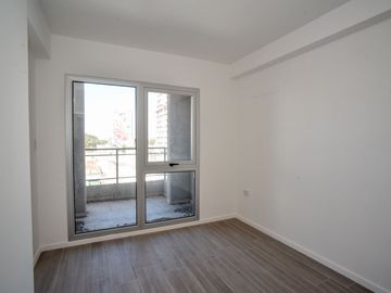 Dpto. 1 dorm. con vista al puerto en CAM 95.
