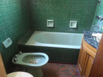 CHALET EN 2 PLANTAS DE 4 AMBIENTES CON GARAGE EN VILLA SOLDATI