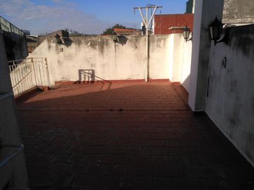 CHALET EN 2 PLANTAS DE 4 AMBIENTES CON GARAGE EN VILLA SOLDATI