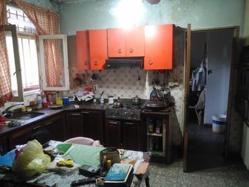 CHALET EN 2 PLANTAS DE 4 AMBIENTES CON GARAGE EN VILLA SOLDATI