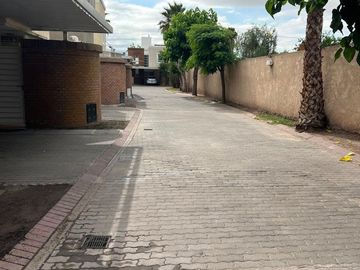 duplex en complejo privado en dorrego impecable