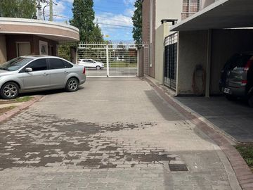 duplex en complejo privado en dorrego impecable