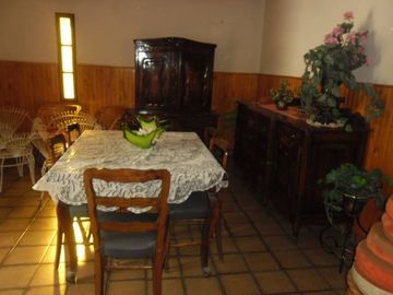 00036 Amplia casa para 10 personas sobre Av. Principal en Villa Cura Brochero