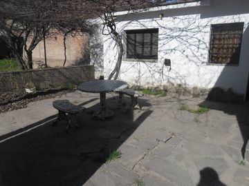 00036 Amplia casa para 10 personas sobre Av. Principal en Villa Cura Brochero