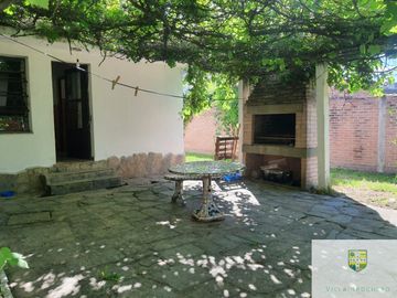 00036 Amplia casa para 10 personas sobre Av. Principal en Villa Cura Brochero