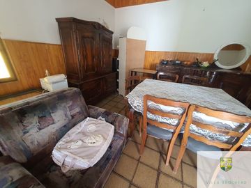 00036 Amplia casa para 10 personas sobre Av. Principal en Villa Cura Brochero