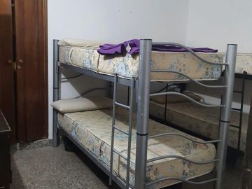 00036 Amplia casa para 10 personas sobre Av. Principal en Villa Cura Brochero