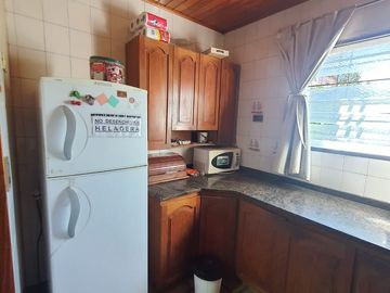 00036 Amplia casa para 10 personas sobre Av. Principal en Villa Cura Brochero