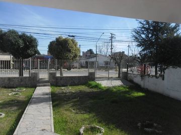 00036 Amplia casa para 10 personas sobre Av. Principal en Villa Cura Brochero