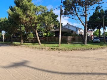 Casa en venta de 3 dormitorios c/ cochera en Santa Teresita