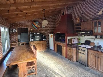 Casa en venta de 3 dormitorios c/ cochera en Santa Teresita