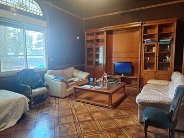 VENTA Casa antigua  de 7 ambientes en Almagro