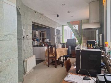 VENTA Casa antigua  de 7 ambientes en Almagro