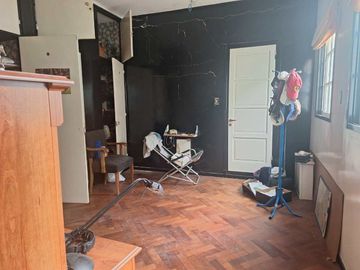 VENTA Casa antigua  de 7 ambientes en Almagro