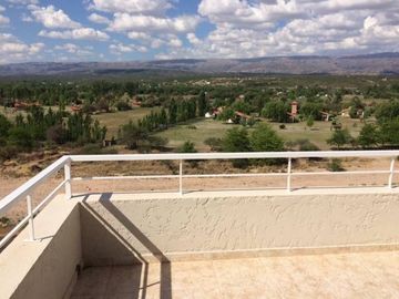 K023 CB Magnífica Casa  + Dpto con increíble vista, en Villa Cura Brochero