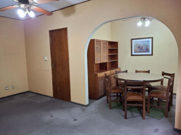 Dpto 4 amb + Escritorio. Al frente