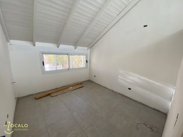 Departamento tipo duplex en venta de 2 dormitorios en quinta sección