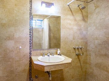 VENTA CASA CHALET 3 DORMITORIOS PILETA QUINCHO