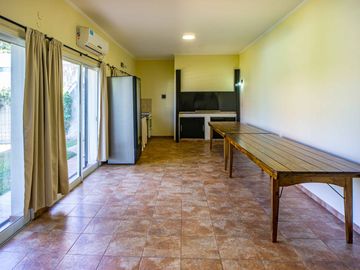 VENTA CASA CHALET 3 DORMITORIOS PILETA QUINCHO