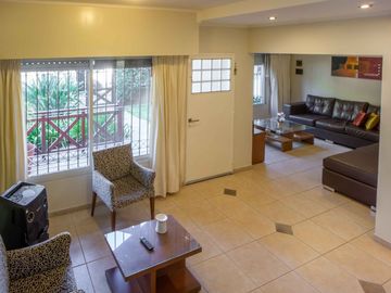 VENTA CASA CHALET 3 DORMITORIOS PILETA QUINCHO