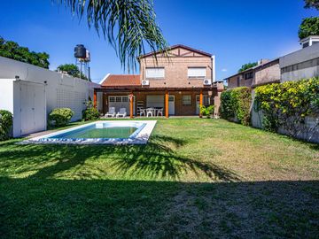 VENTA CASA CHALET 3 DORMITORIOS PILETA QUINCHO