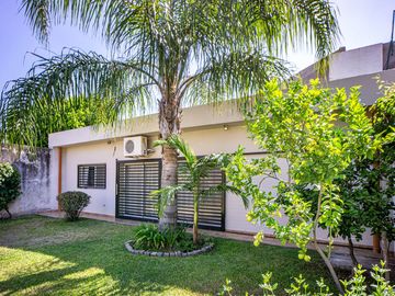 VENTA CASA CHALET 3 DORMITORIOS PILETA QUINCHO