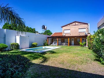VENTA CASA CHALET 3 DORMITORIOS PILETA QUINCHO