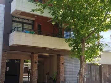 Excelente departamento 2 ambientes con balcón a contrafrente.