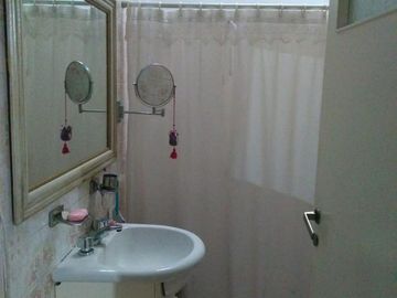 Casa - Moron  4 ambientes con garage y pileta