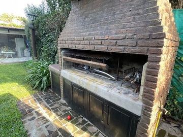 Casa en venta de 3 dormitorios c/ cochera en San Miguel