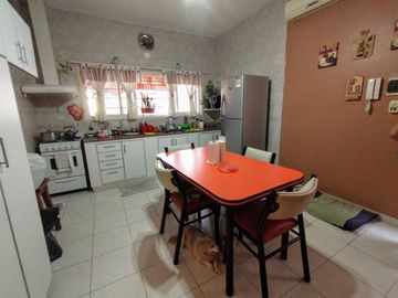 CASA 6 AMBIENTES VILLA LUZURIAGA VENTA LOTE 441M2