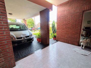 CASA 6 AMBIENTES VILLA LUZURIAGA VENTA LOTE 441M2