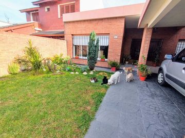 CASA 6 AMBIENTES VILLA LUZURIAGA VENTA LOTE 441M2