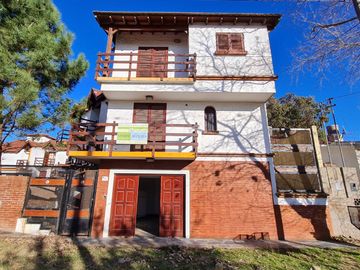 Dúplex en venta de 3 dormitorios c/ cochera en Costa Azul