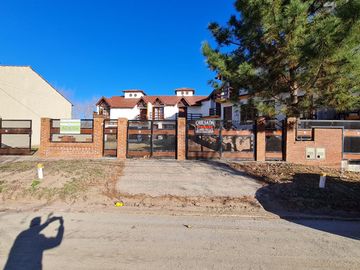 Dúplex en venta de 3 dormitorios c/ cochera en Costa Azul