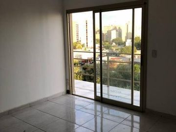 Venta De Amplio Departamento 2 Ambientes En San Miguel
