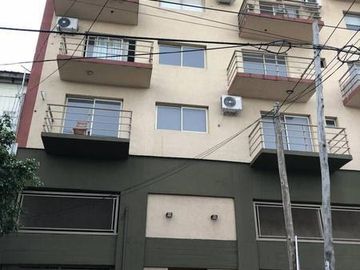 Venta De Amplio Departamento 2 Ambientes En San Miguel