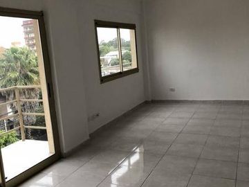 Venta De Amplio Departamento 2 Ambientes En San Miguel