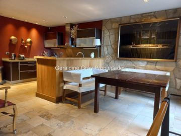 Casa en venta de 6 dormitorios c/ cochera en Chapelco Golf & Resort