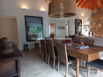 Casa en venta de 6 dormitorios c/ cochera en Chapelco Golf & Resort