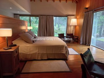 Casa en venta de 6 dormitorios c/ cochera en Chapelco Golf & Resort