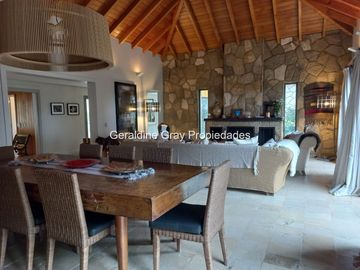 Casa en venta de 6 dormitorios c/ cochera en Chapelco Golf & Resort